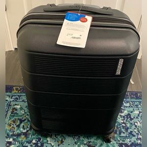 American Tourister Stratum 2.0 carry on suitcase 20”